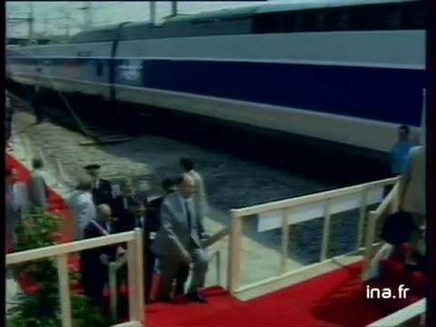 DEPART TGV ATLANTIQUE AVEC FRANCOIS MITTERRAND