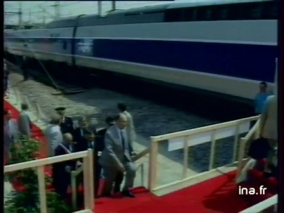 DEPART TGV ATLANTIQUE AVEC FRANCOIS MITTERRAND