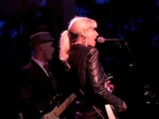 Rykarda Parasol shout for Plisskën!