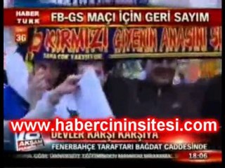 CANLI YAYINDA KÜFÜRLÜ PANKART