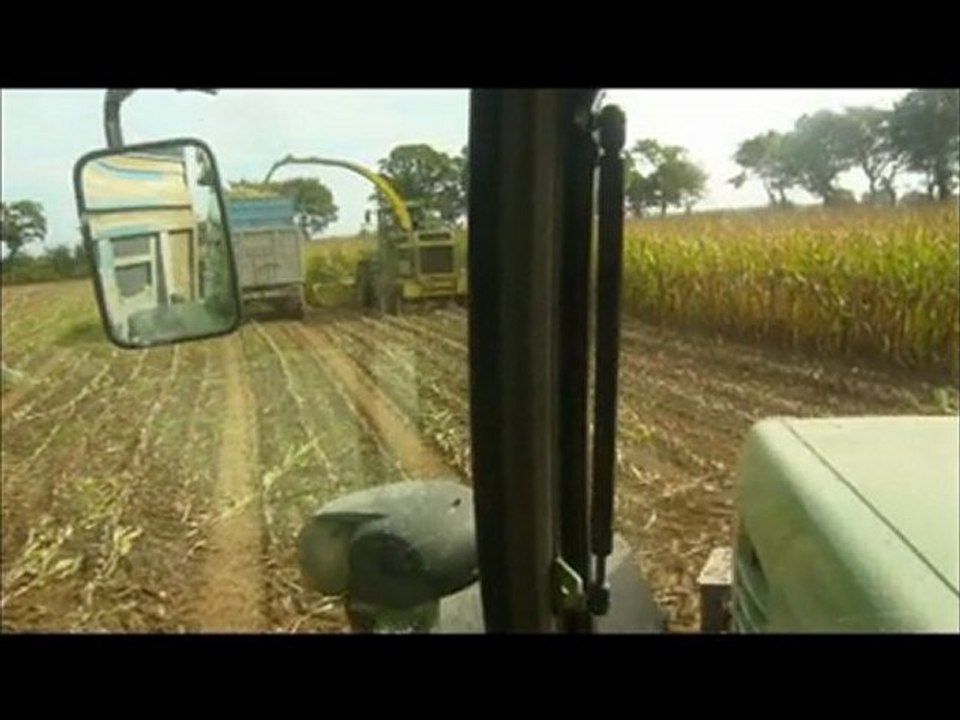 Ensilage maïs 2010 chantier numéro 1 séquence 2