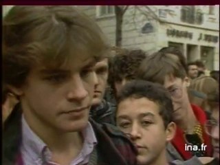 Manifestation en silence à Paris à la mémoire de Malik Oussekine