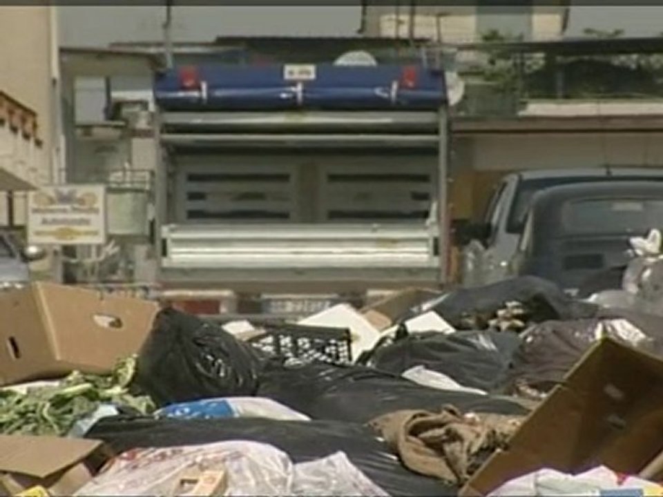 Naples waste dump put on hold after protests