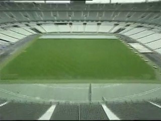 Montage de la piste du Stade de France