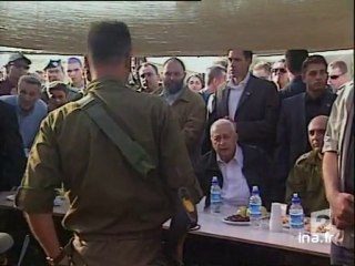 Rencontre entre Ariel Sharon et les soldats israéliens à Jenine