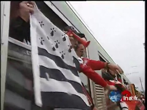 En Avant de Guingamp en route pour le Parc des Princes - Archive INA