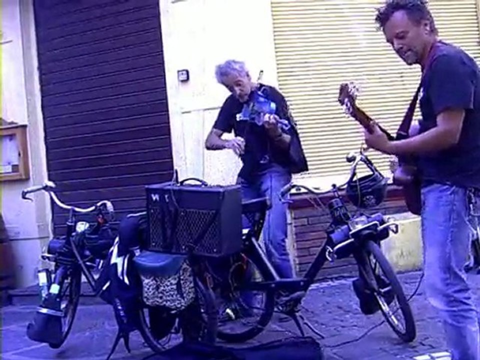 animation de rues bastacosi solex et musique écolo
