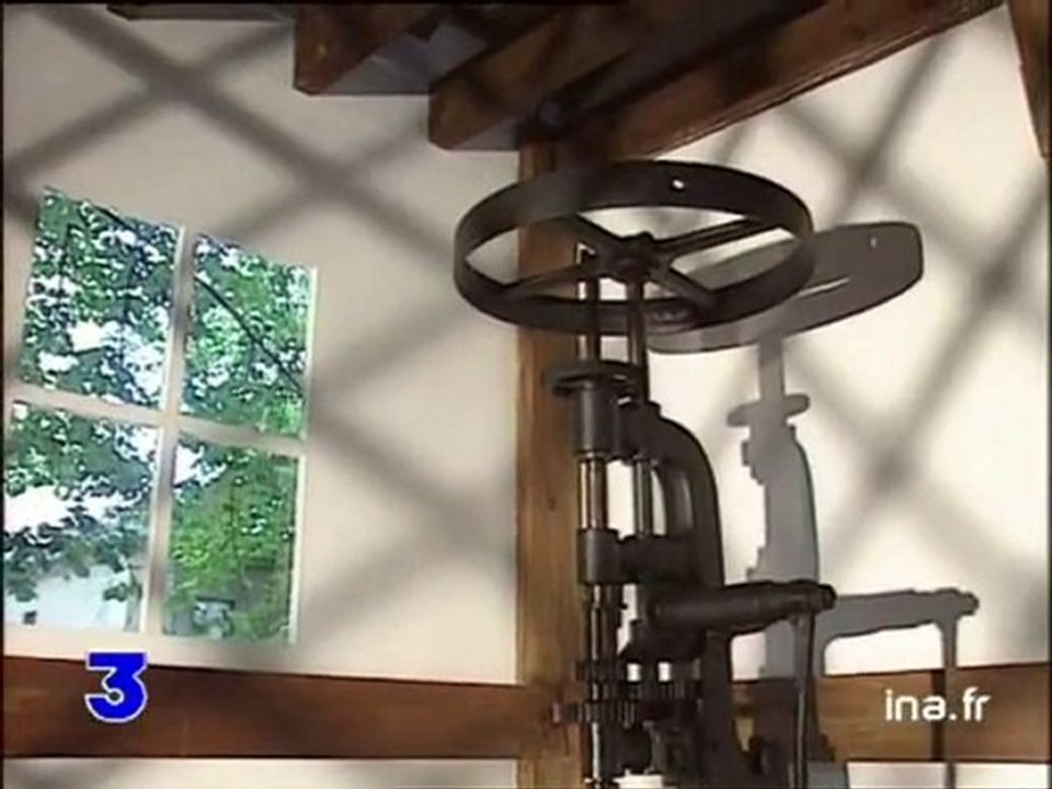 Cent ans de Renault : ouverture centre d'études et de recherches "technocentre"