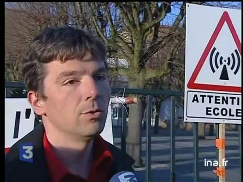 [Polémique sur les antennes relais]