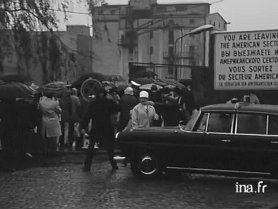 Berlin après la signature des accords de circulation entre les 2 Allemagnes