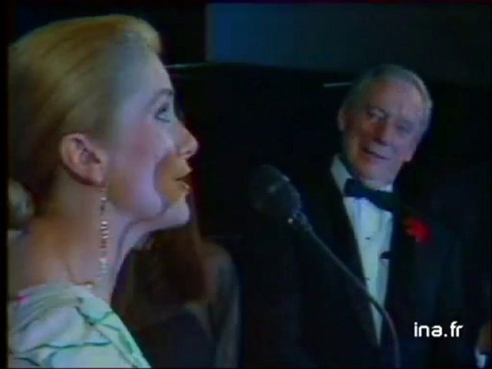 Palme d'or à Maurice Pialat pour son film " Sous le soleil de satan "