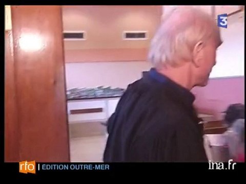 [Sanctions financières contre Gaston Flosse à Tahiti]