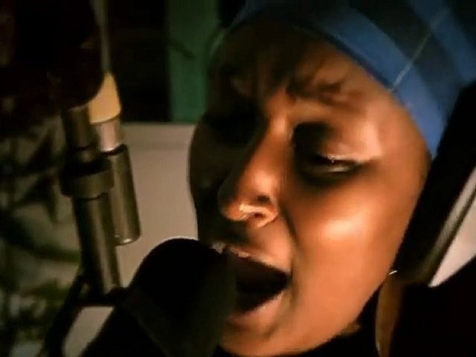 |New!! 2010] Malkijah - Sa pou zot / Clip Dancehall 974