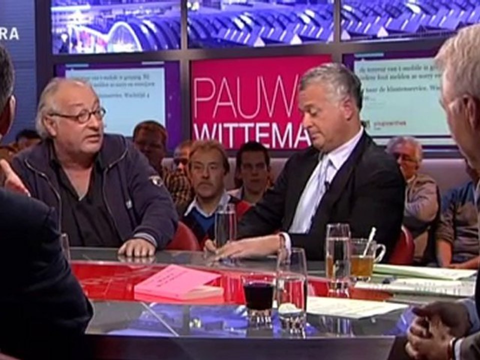Pauw en Witteman - Youp van 't Hek legt helpdesk-hel bloot