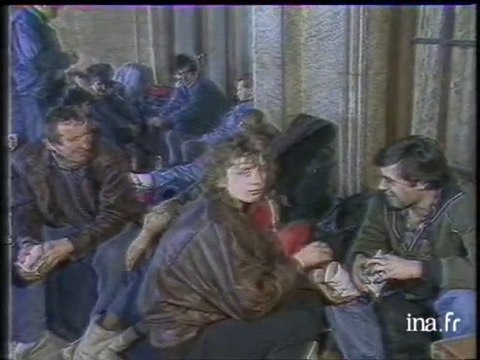 Roumanie : frontières fermées + massacre à Timisoara + Ceausescu en Iran manifs à Sofia et Buda