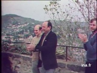 Joseph Bastianelli, 97 ans gravit les marches de Notre Dame du Puy à genoux