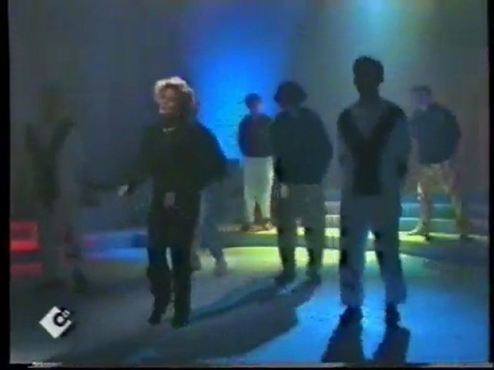 Gülden Karaböcek - KIBARIM video klip NOSTALJI (özel arsiv)