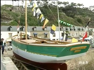 Mise à l'eau de la Sainte Jeanne à Erquy