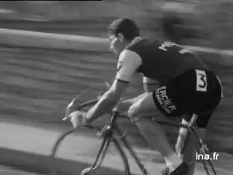 Epreuves cyclistes dans le centre-ville de Laval