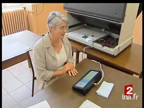 votes de Philippe de Villiers, Gérard Schivardi, Frédéric Nihous au premier tour.