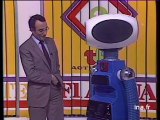 Yves Mourousi et Sico le Robot amoureux - Archive INA