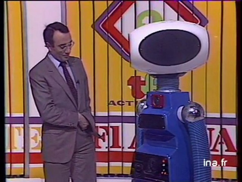 Yves Mourousi et Sico le Robot amoureux - Archive INA