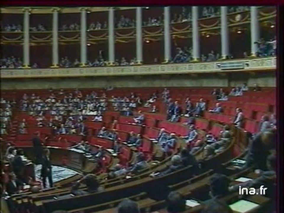 MOTION CENSURE
