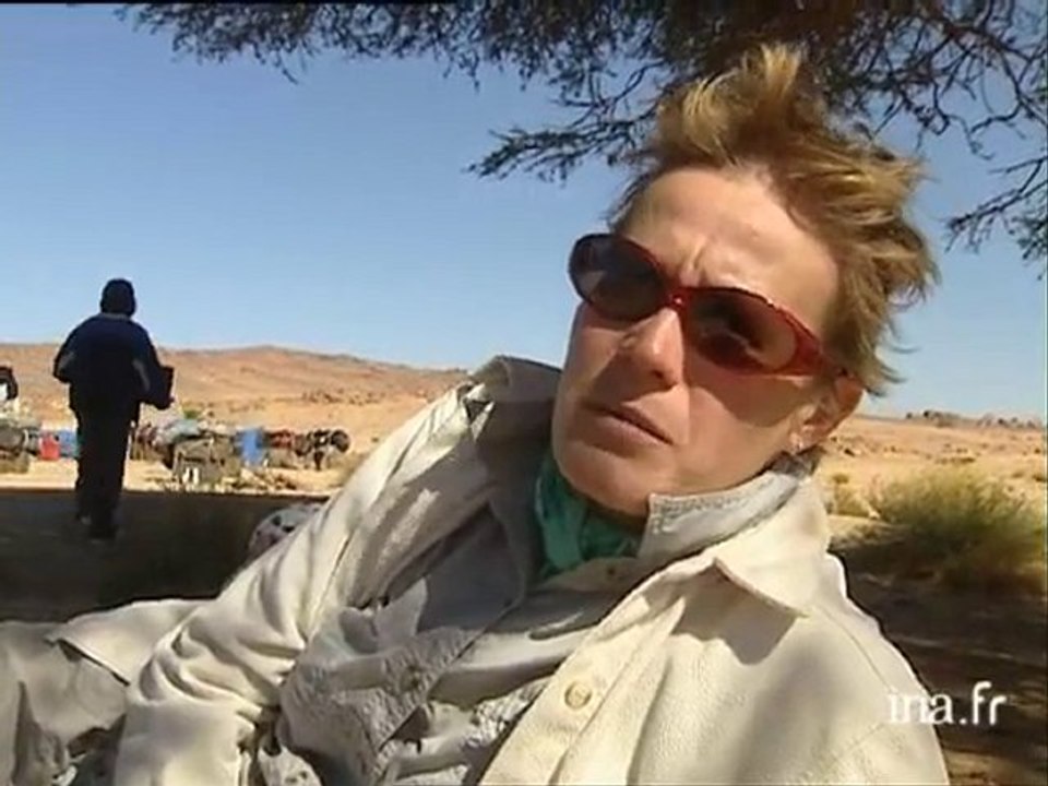Marcheurs dans le Sahara