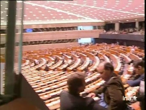 [Jean-Marie Le Pen au parlement de Bruxelles]
