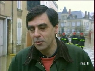 Réaction de François FILLON aux aides pour les inondations