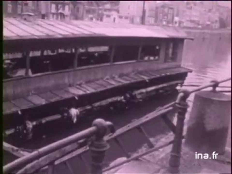 Les derniers bateaux-lavoirs de Laval