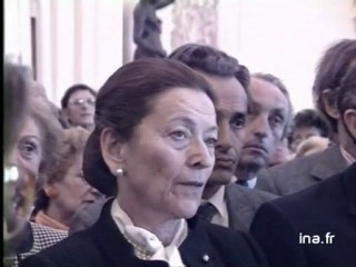 Pose d'une plaque commémorative pour Gaston Defferre