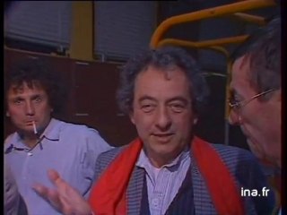 Daniel BUREN participe à la mise en page du "Progrès"