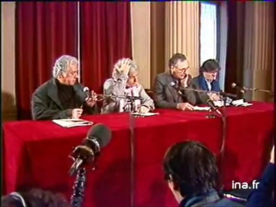 Yves Montand soutient la politique de Jack Lang - Archive INA