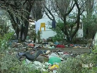Campement tzigane délabré à Saint-Ouen