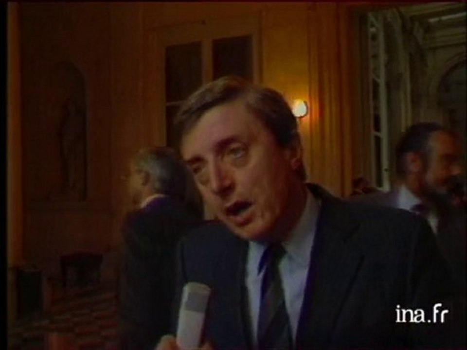 Paris : interview de Maurice Dousset président conseil régional - président de l'UDF, polémique