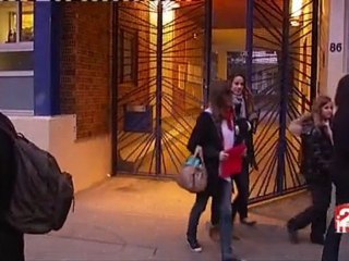 [Londres : Xavier Darcos favorable à l'uniforme dans les écoles françaises]