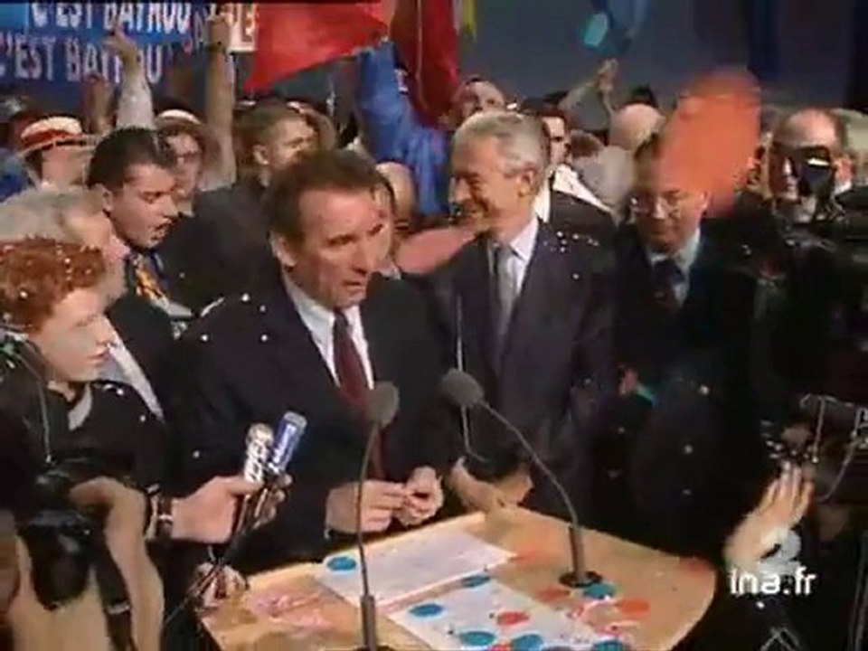 [Plateau brève : Candidature de François BAYROU à l' élection présidentielle]