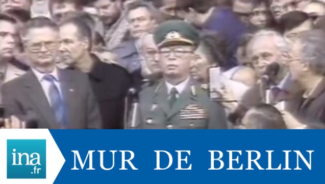 Manifestation géante à Berlin Est en 1989 - Archive INA