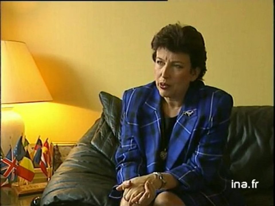 Roselyne BACHELOT et le PACS  - Archive vidéo INA