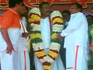 nallavan kettavan (1)