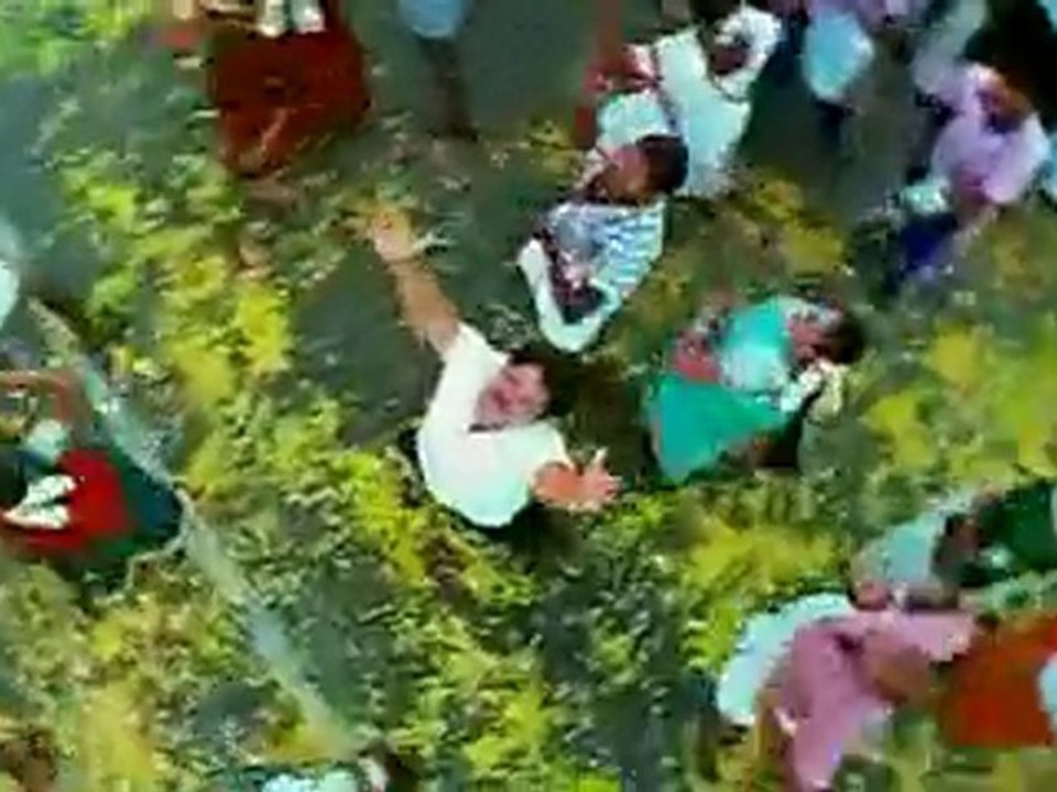 nallavan kettavan (4)