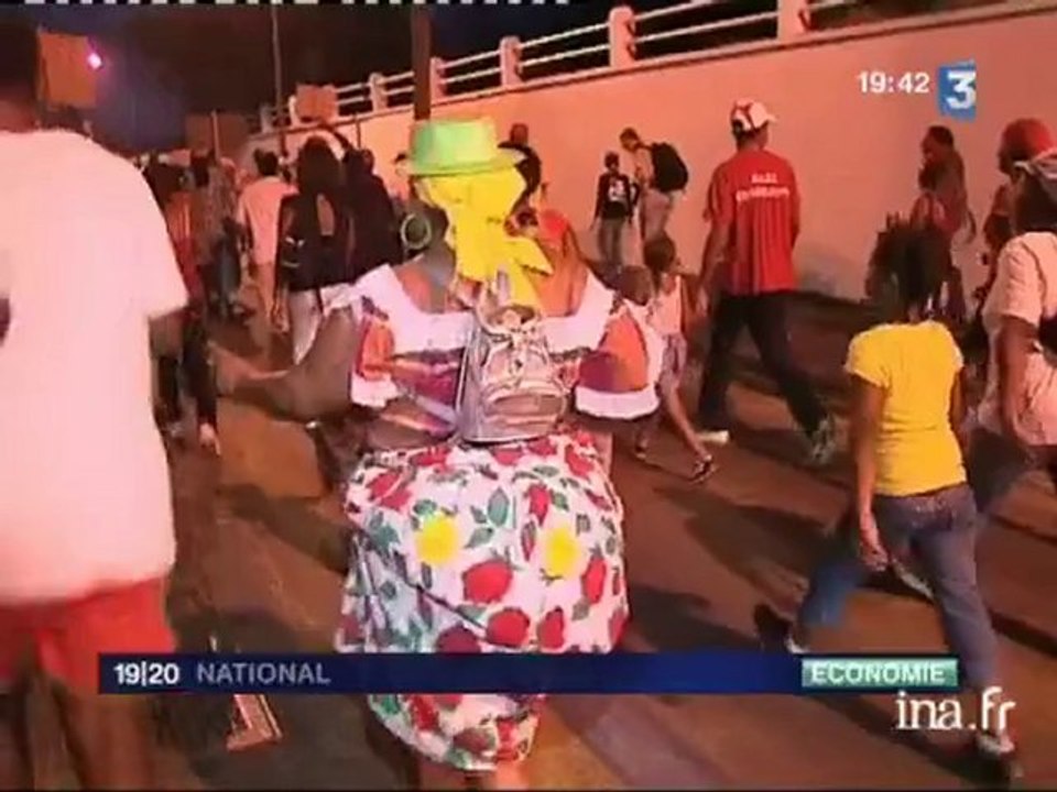 [Guadeloupe : signes d'apaisement avec Yves Jégo sur place]