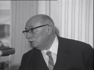 JACQUES DUCLOS A LA PRESSE PARLEMENTAIRE