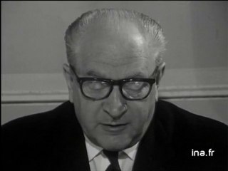 LE CONGRES SOCIALISTE (INTERVIEW DE GUY MOLLET)