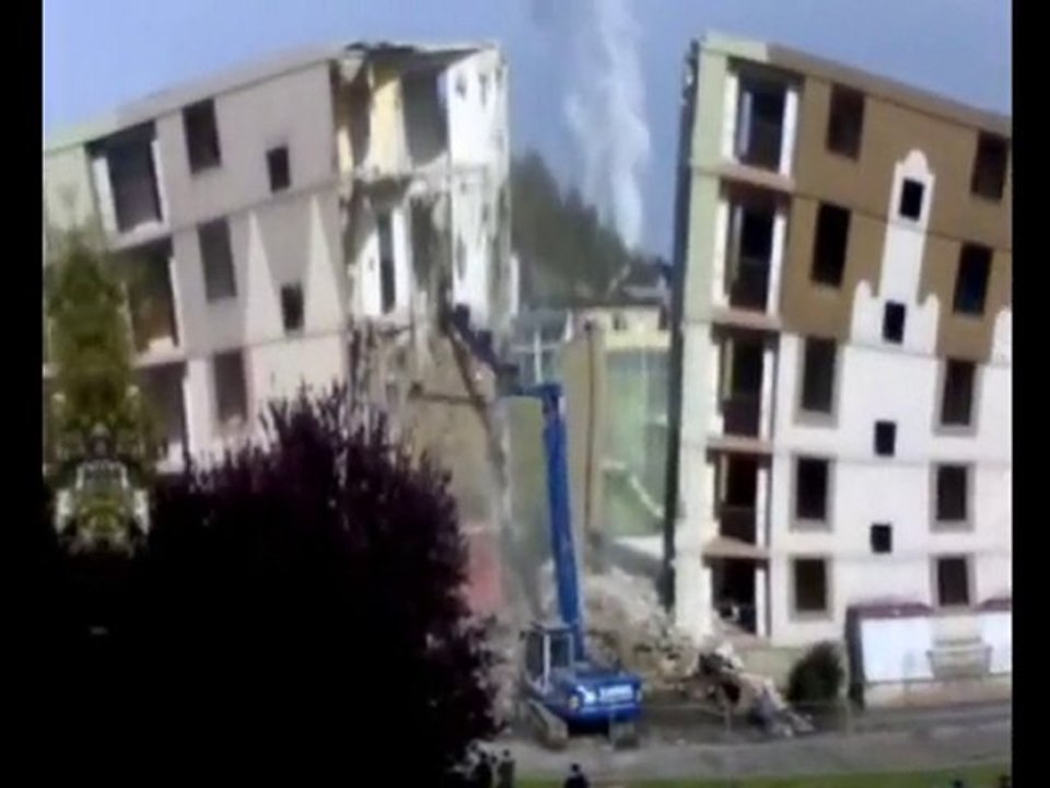 -- Démolition Cote Des Roses ...Phase 1... --