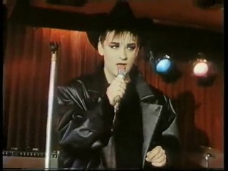 CULTURE CLUB KARMA CHAMELEON LIVE ON STAGE (AGY)