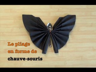 Pliage de serviette chauve-souris pour Halloween