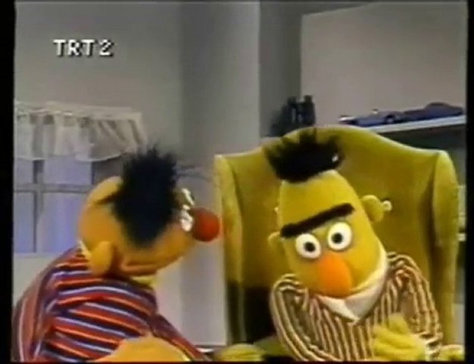 Susam Sokagi TRT Versiyon Cesitli Sahnelerden Olusan