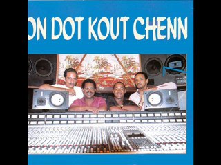 ACCUSE LEVEZ VOUS  ZOUK